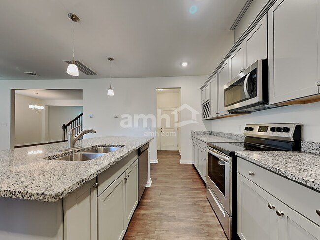 Photo - 225 Tanzania Trail