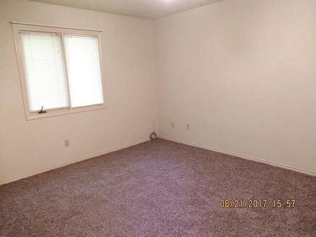Photo - 7910 Aberdeen Ave
