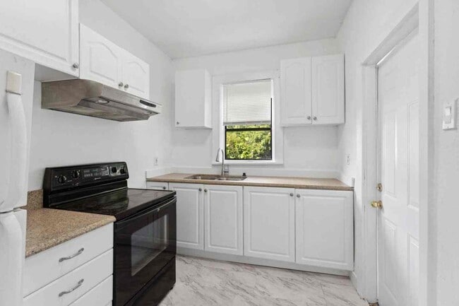 Photo - 3509 Pinewood Ave
