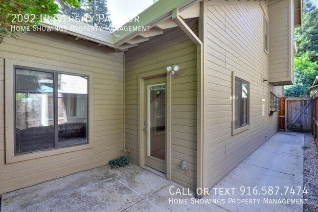 Photo - 2092 University Park Dr