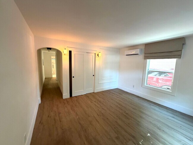 Photo - Tastefully remodeled Midtown Sacramento Apartment with Private Backyard Patio! Unidad 161418 #B