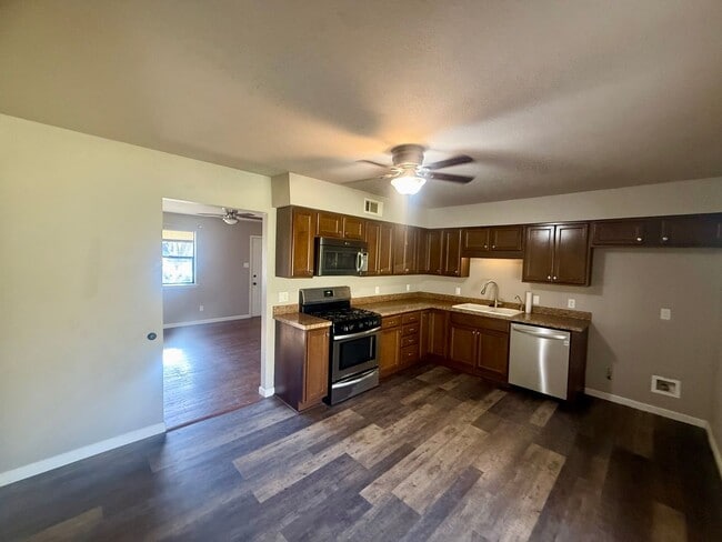 Photo - 2411 Carywood Dr