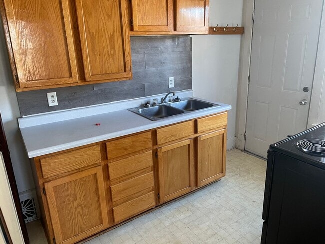 Photo - 325/327 3rd St NE Unit 327