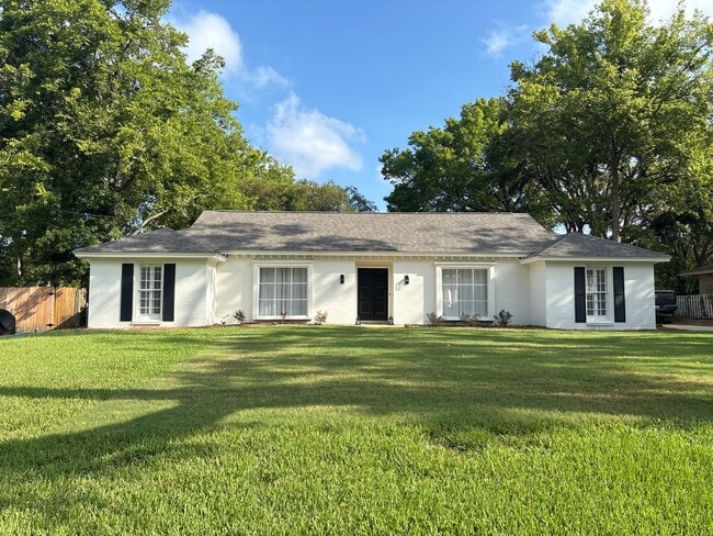 3321 Ridgefield Dr