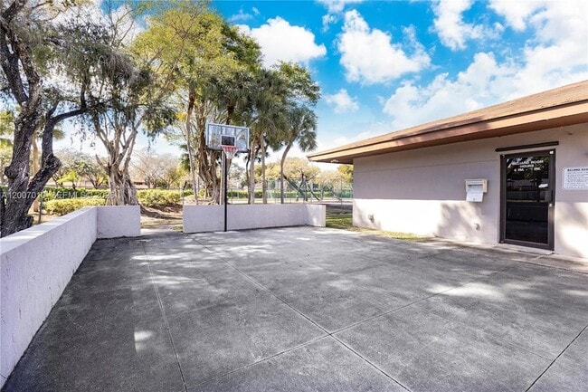 Photo - 10855 SW 112th Ave Unit 211