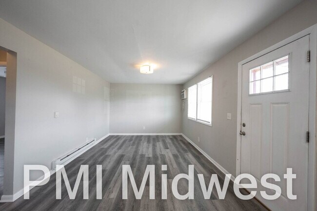 Photo - "Charming 2-Bedroom Retreat in Westfield – Cozy 725 Sq Ft Home Awaiting You!" Unidad 3