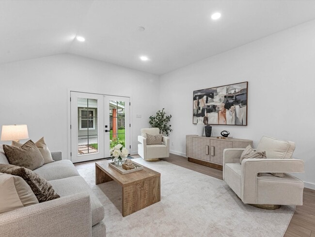 Photo - 1826 Woodcrest Dr