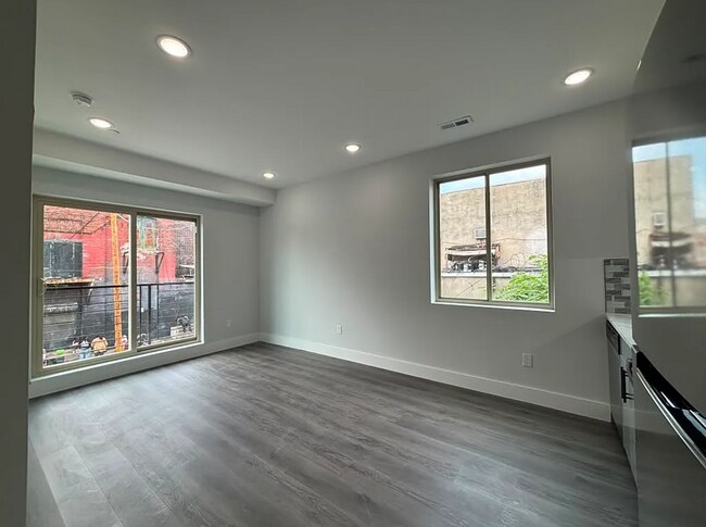 Photo - 675 N 41st St Unit 3