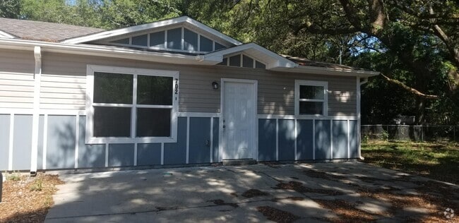 Building Photo - 702 Lynch St Rental