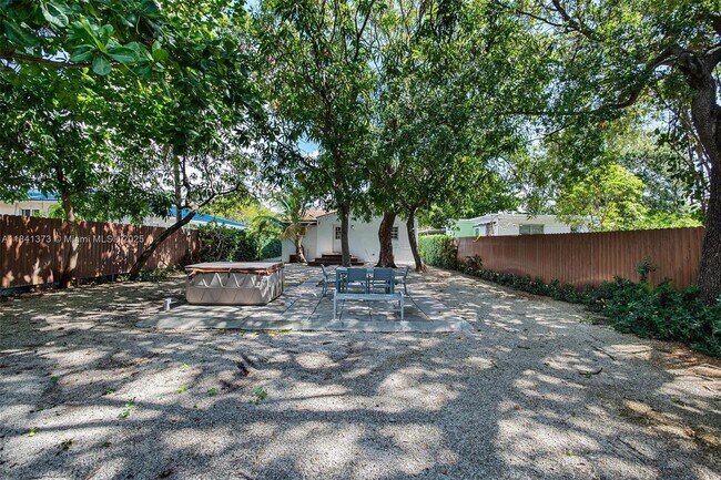 Photo - 154 NW 45th St