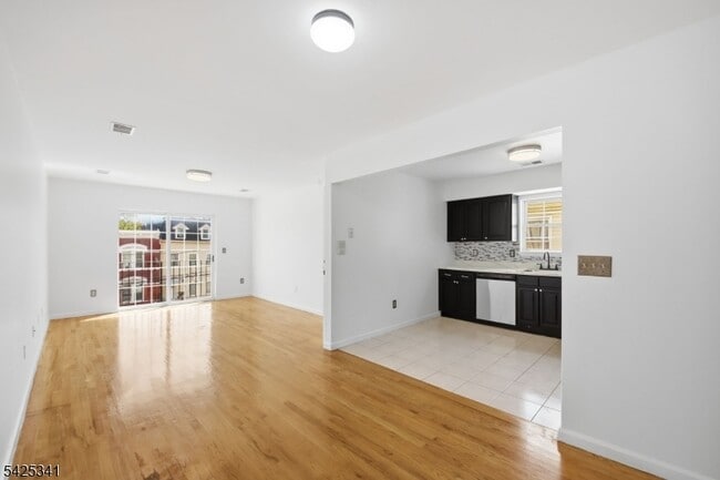 Photo - 20 Wakeman Ave