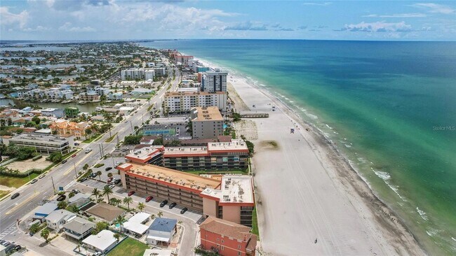 17580 Gulf Blvd Unit 115