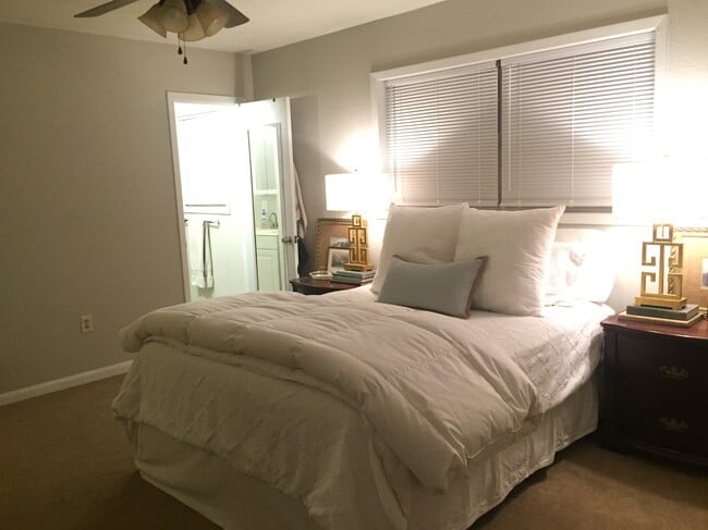 Master Bedroom - 5030 Shumate Rd