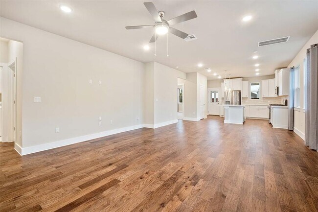 Photo - 2907 Mary Elizabeth Dr