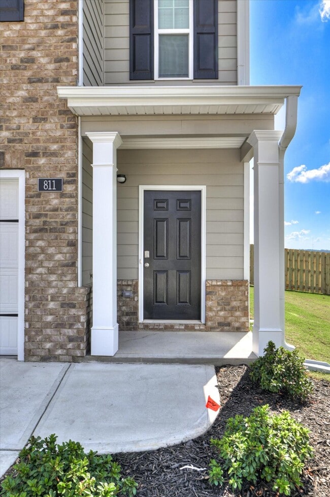 Photo - 811 Grovebury Ct