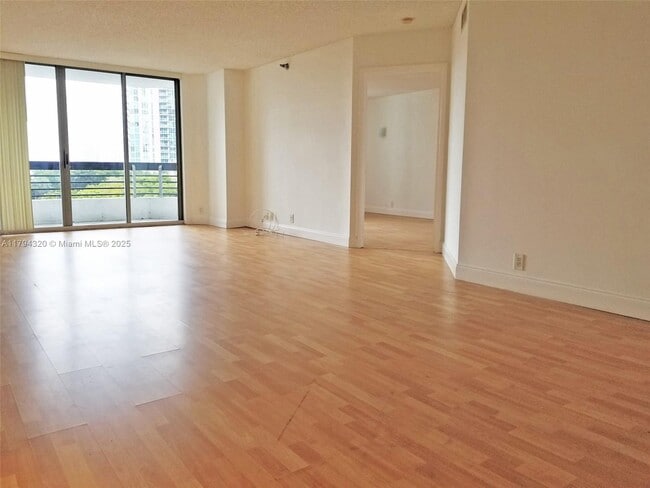 Photo - 3400 NE 192nd St Unit 503