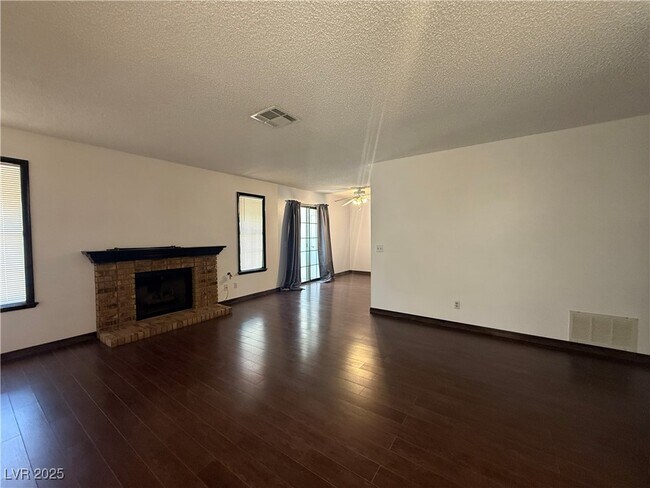 Photo - 6661 W Tropicana Ave Unidad 202 Rental