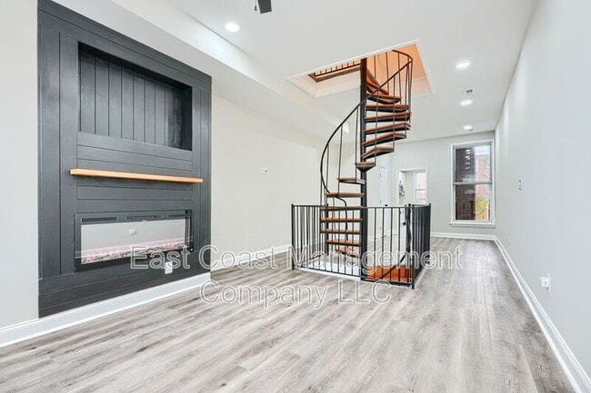 Building Photo - 2116 E Hoffman St