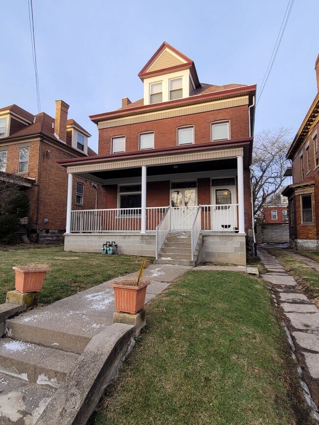 Building Photo - ter1714 Unit 1