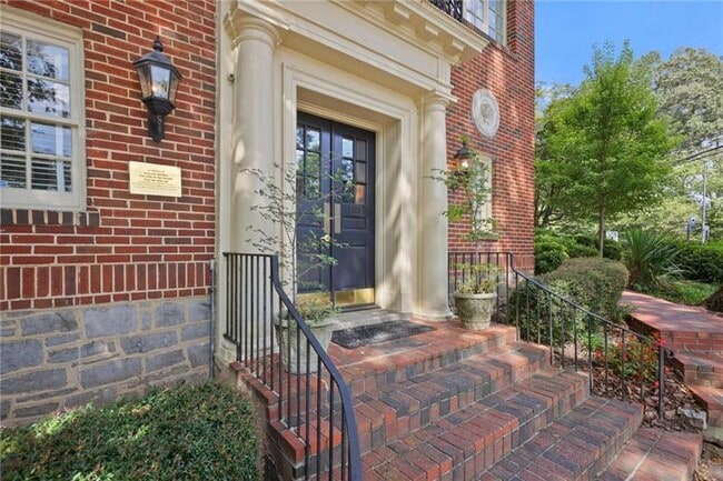 Photo - 1 S Prado NE Unit 1