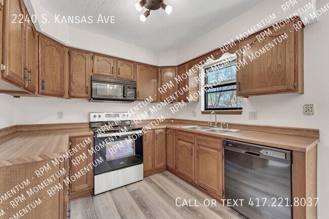 Photo - 2240 S Kansas Ave