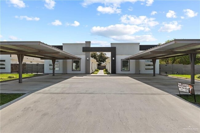 Building Photo - 12 W Marlin St Unit 3