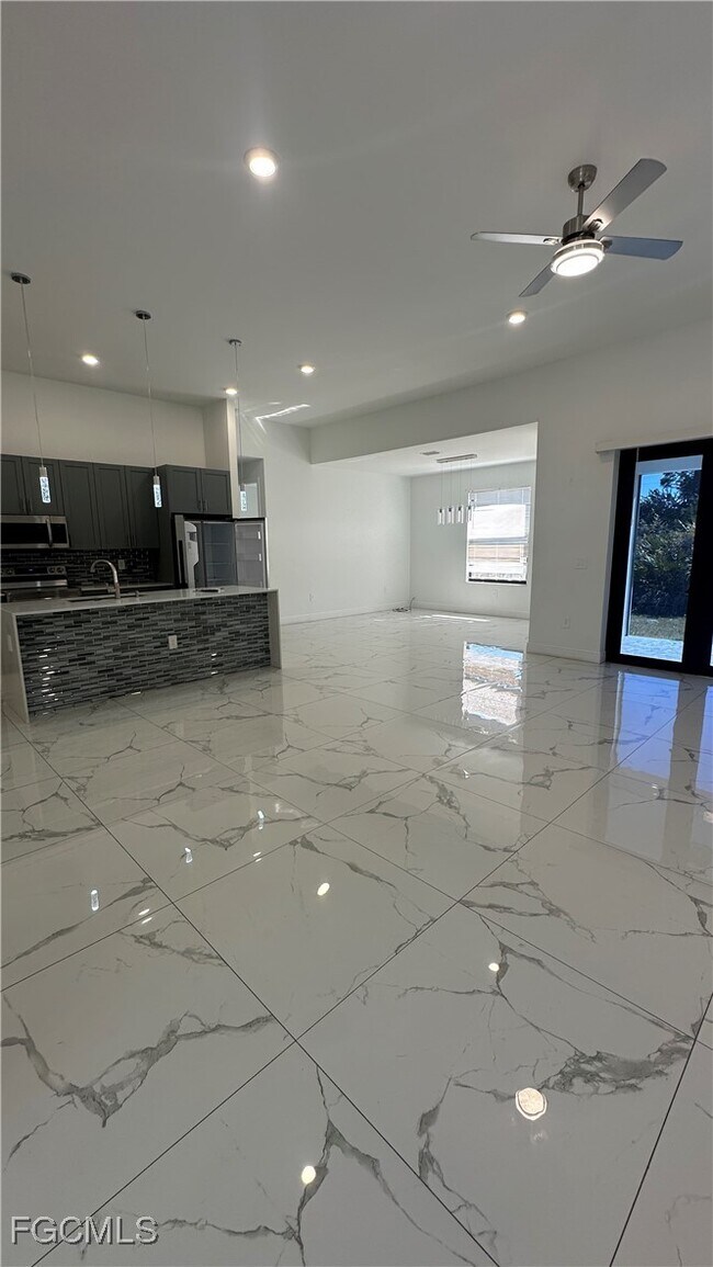 Photo - 3217 64th St W