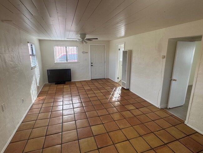 Photo - 1812 Mann St Unit 3