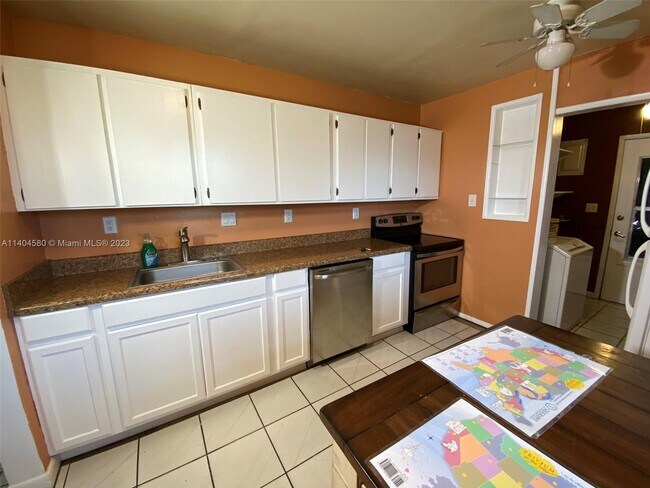 Photo - 5817 NW 20th Ct