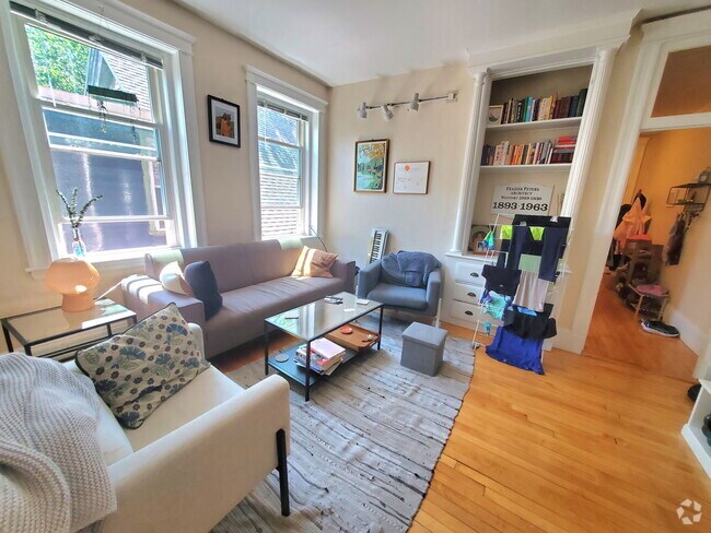 Building Photo - 280 Brookline St Unit 3 Rental