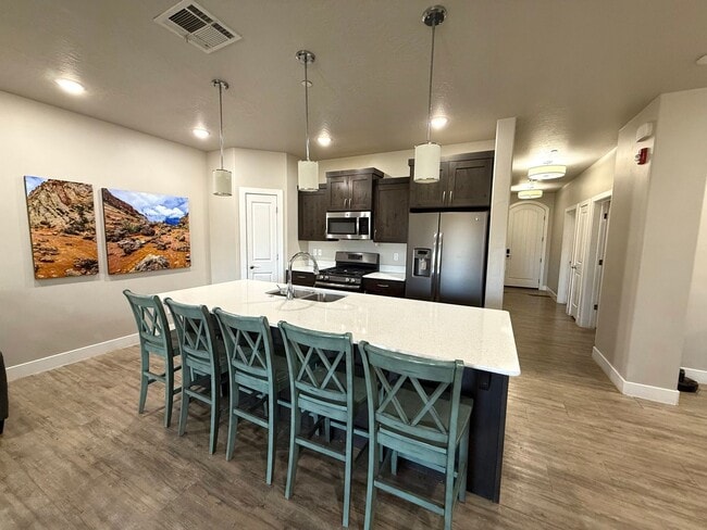 Building Photo - Estancia Resort Unit