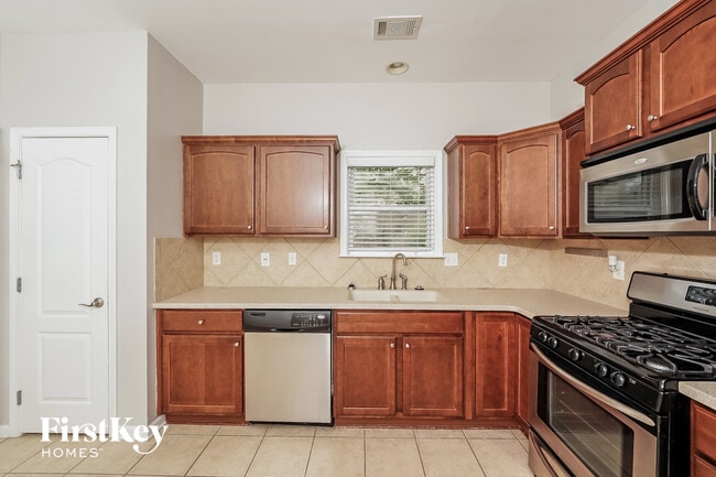 Photo - 995 Valley Cir