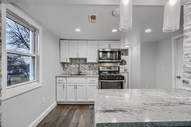 Photo - 4012 Fernhill Ave Unidad 3FL