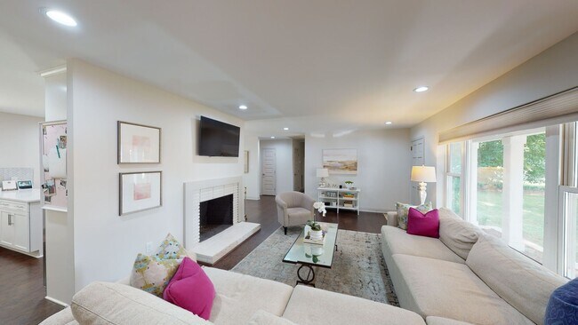 1329 Mockingbird Ln