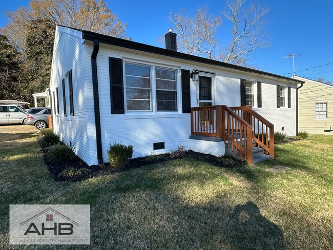 Building Photo - Great newly updated 3 bed 1 bath home in G...
