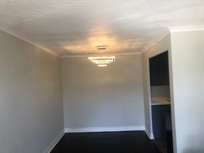 Photo - MIMICO WATERFRONT PARK, UNIQUE RENOVATED ART DECO BUILDING BY AWARD WINNING DESIGNER Unit 5