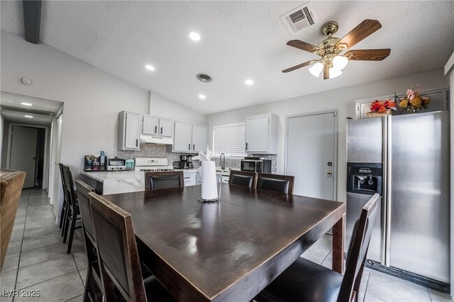Building Photo - 6467 W Pawlow Ave Rental