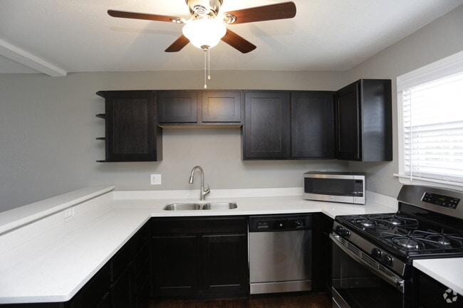 2 habitaciones - Warwick Court Townhomes