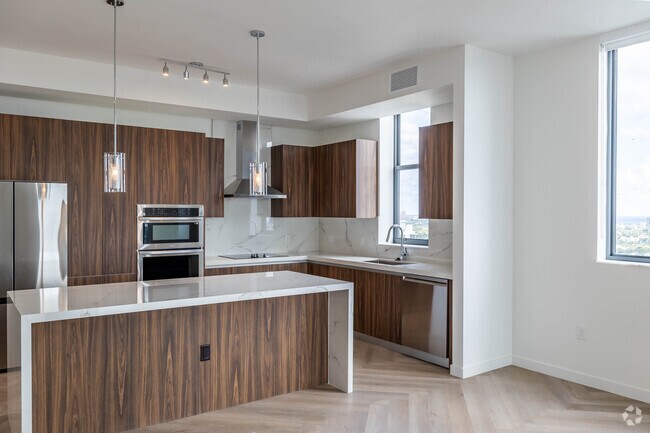2 BA, 2 BR - 1085SF