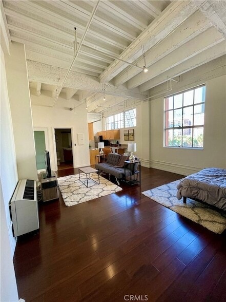 Building Photo - 312 W 5th St Unit 826