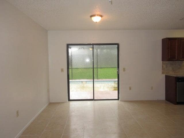 Photo - 11348 Linden Dr