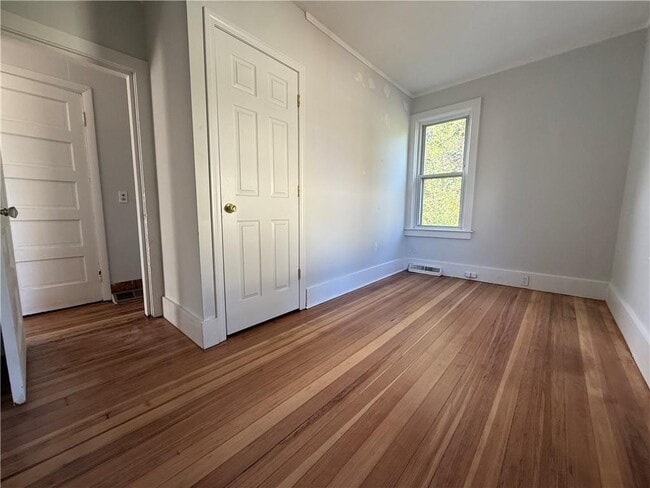 Photo - 3865 Old Post Rd