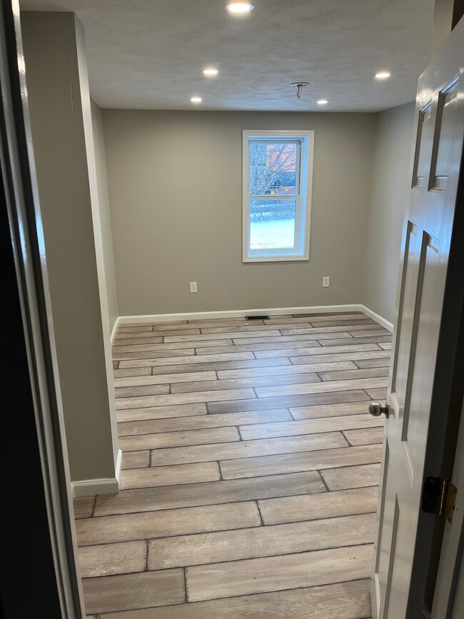 Photo - 106 N Main St