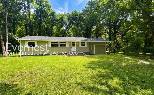 Building Photo - 2 Bed/1 Bath Home with Modern Amenities / Available Now!