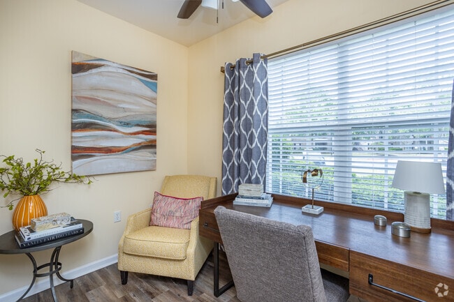 2BR, 2BA - 1,258SF - Living Room