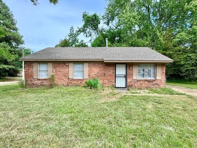 Building Photo - 4540 Spring Valley Dr Rental