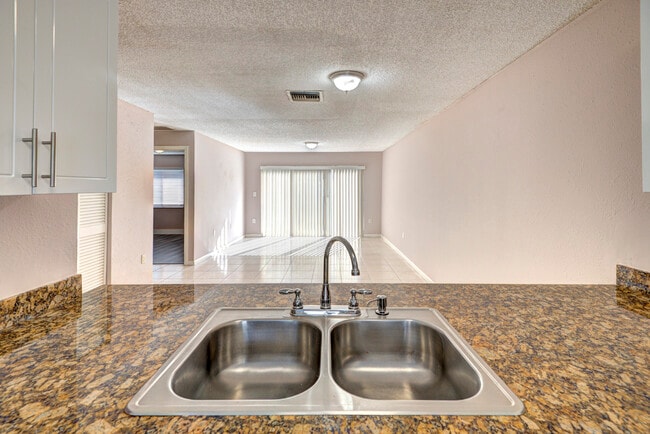 Photo - 858 Crystal Lake Dr