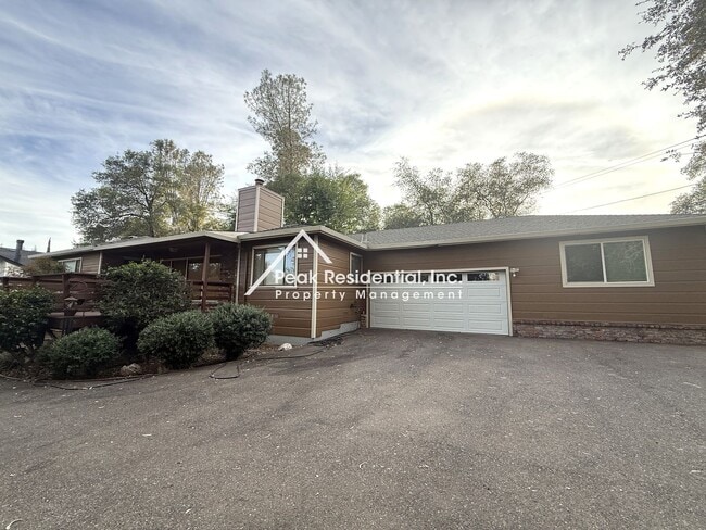 Building Photo - 1280 Grove Ct