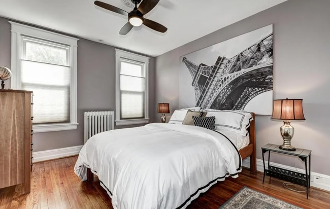 Photo - 319 T St NW