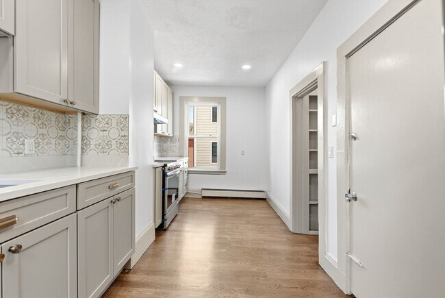 Photo - 8 Carlton St Unit 2